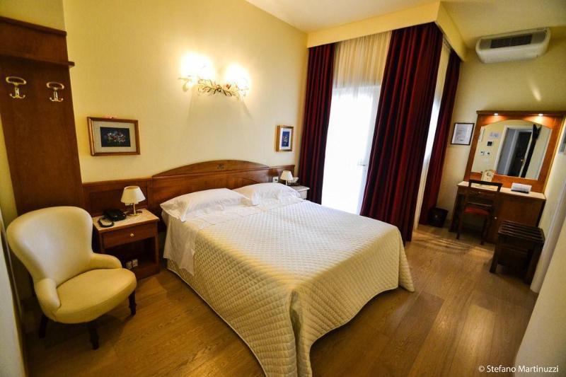 פיינצה Hotel Corsignano מראה חיצוני תמונה